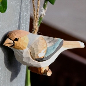 Petit oiseau sculpté
