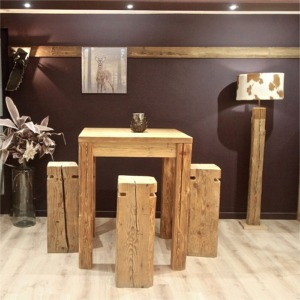 Table "MANGE DEBOUT" carrée (petite) en vieux bois, pieds aux angles