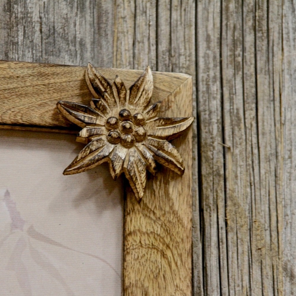 Petite édelweiss décorative en Pin Cembro, bois brut, déco montagne,  artisanat de savoie
