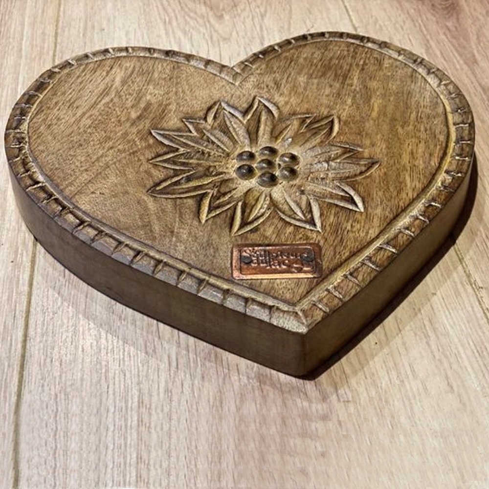 Löyly dessous de plat en bois d'aulne motif coeur